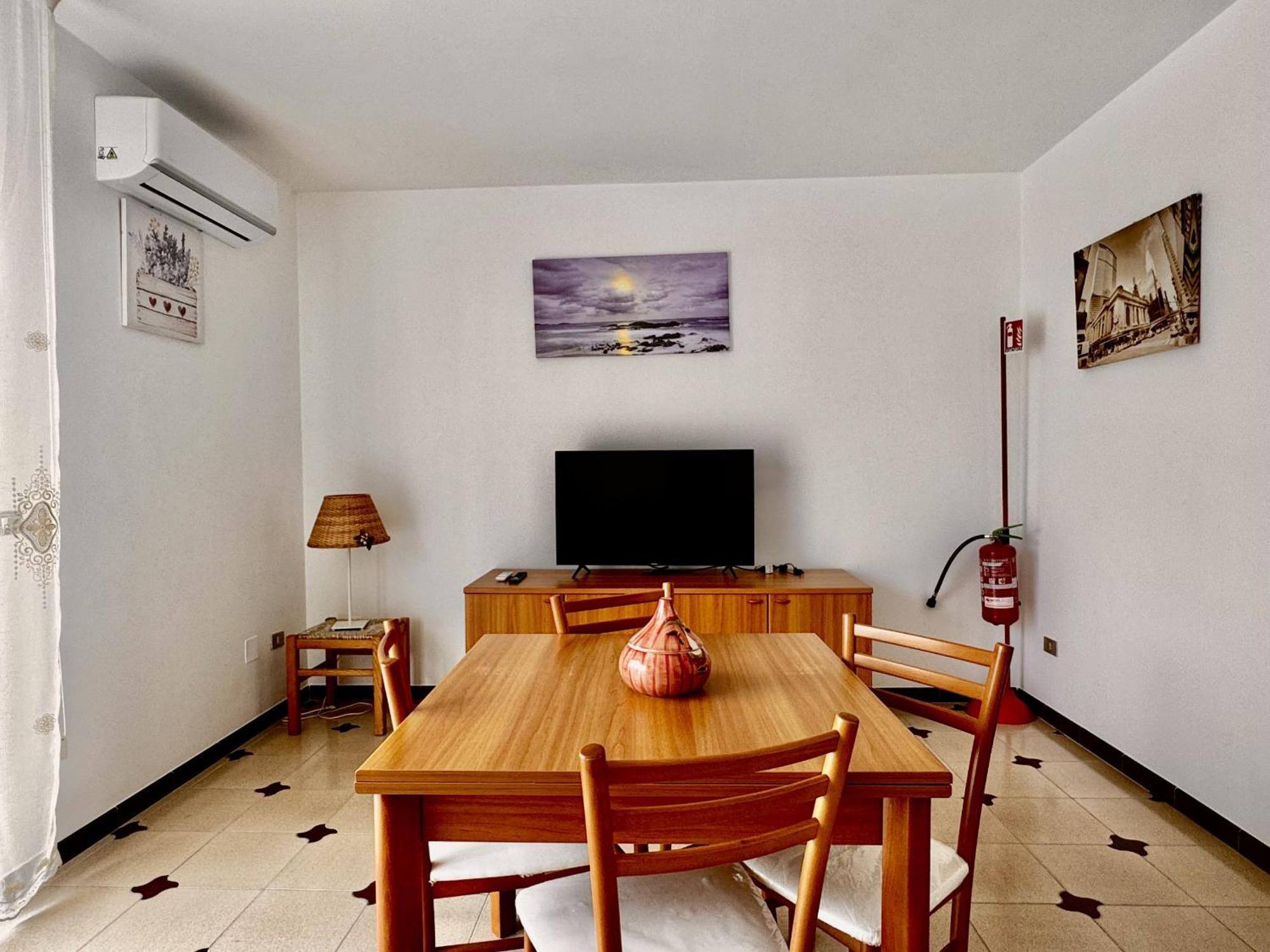 Holidaycasa Leone - Con Posto Auto A 200Mt Dal Mare สแปร์ลองกา ภายนอก รูปภาพ