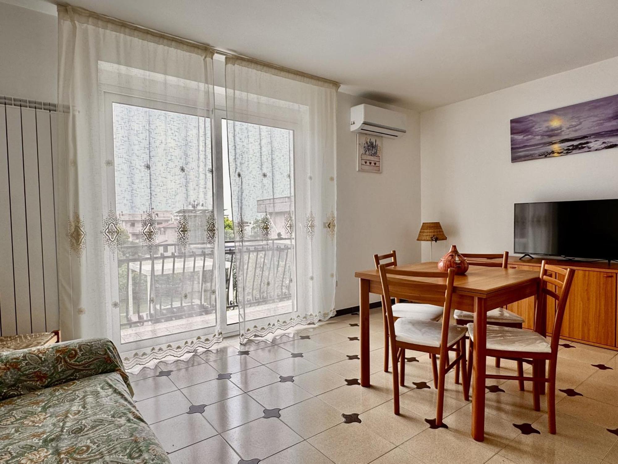 Holidaycasa Leone - Con Posto Auto A 200Mt Dal Mare สแปร์ลองกา ภายนอก รูปภาพ