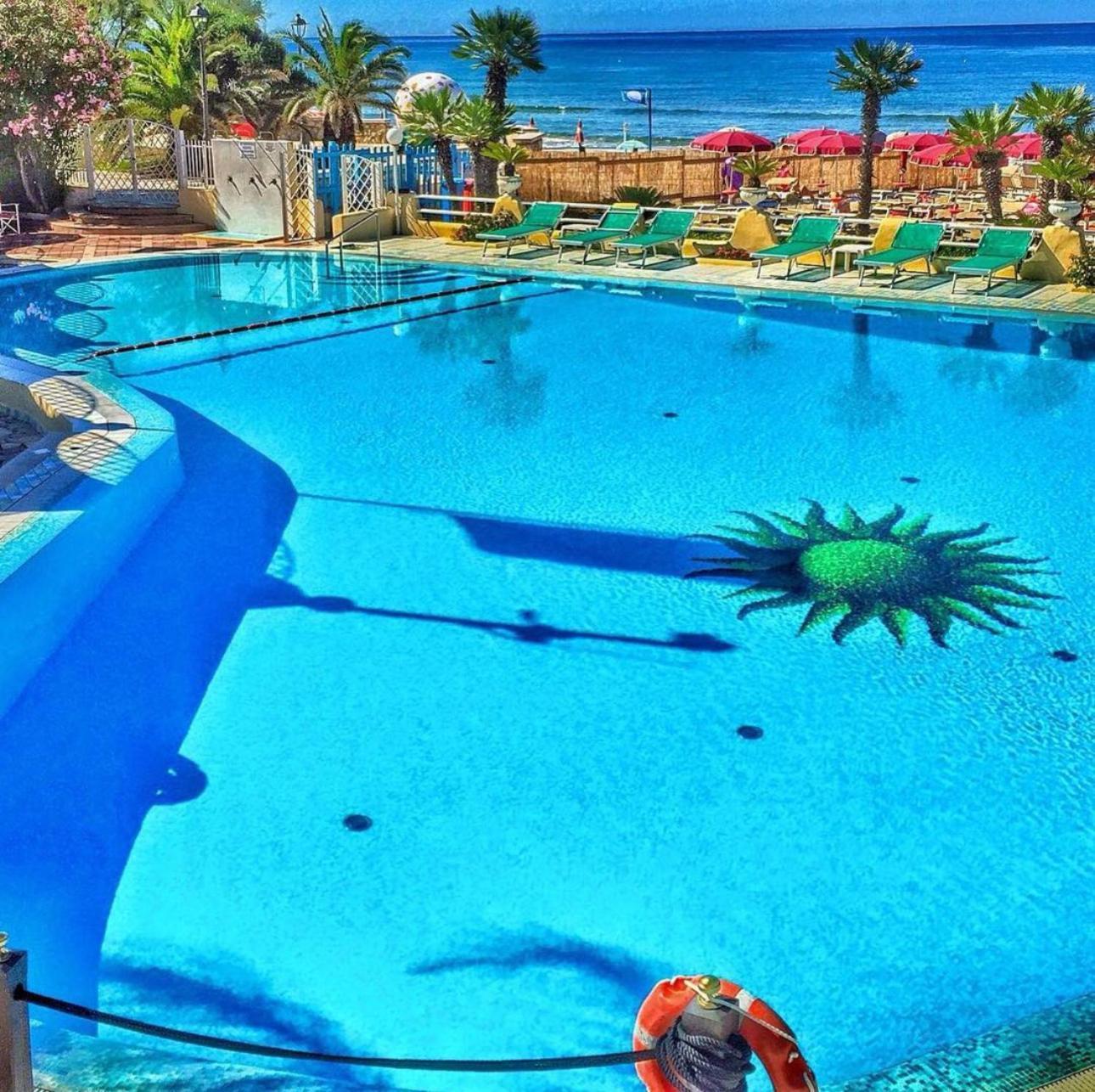 Holidaycasa Leone - Con Posto Auto A 200Mt Dal Mare สแปร์ลองกา ภายนอก รูปภาพ