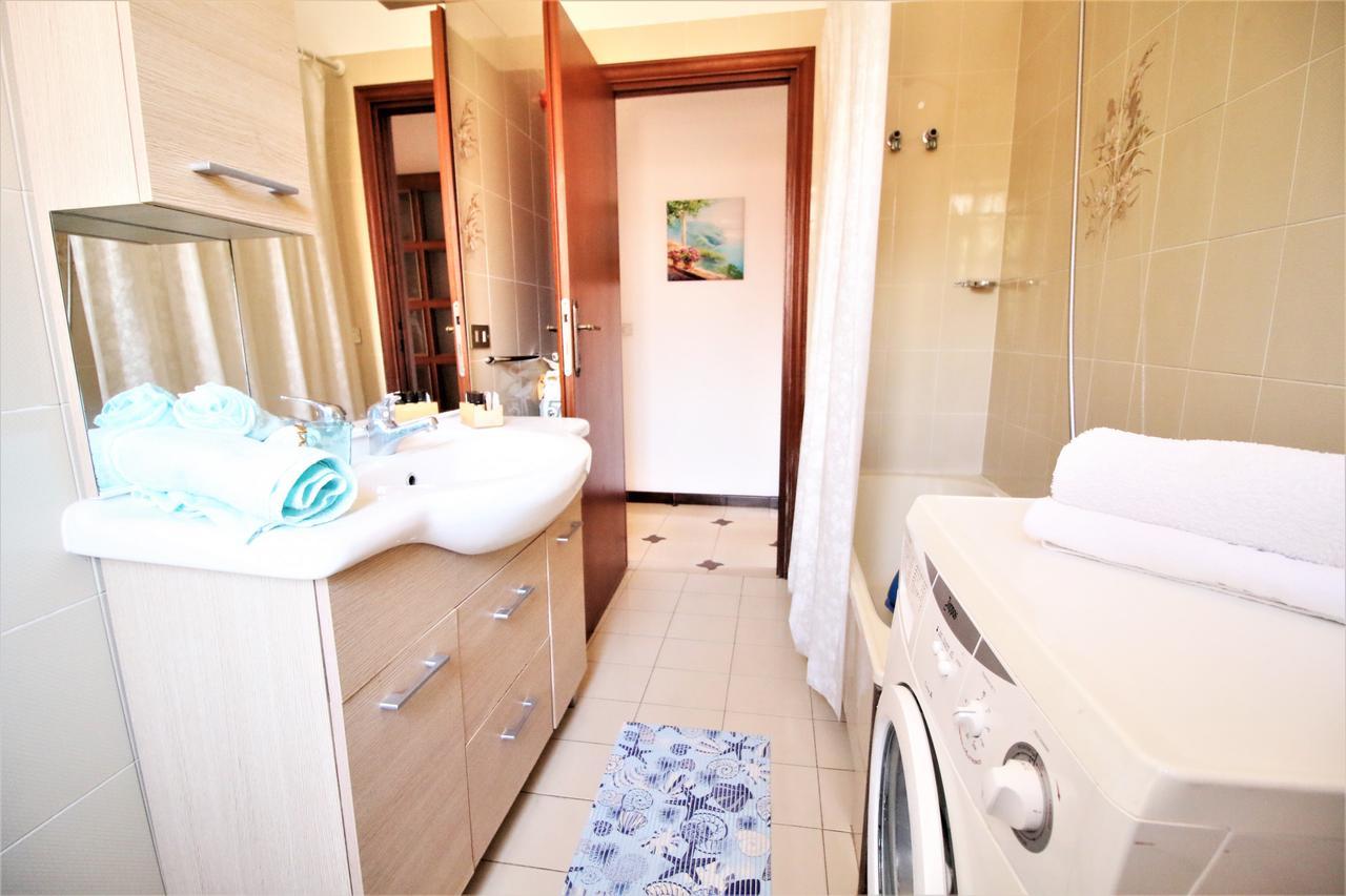 Holidaycasa Leone - Con Posto Auto A 200Mt Dal Mare สแปร์ลองกา ภายนอก รูปภาพ