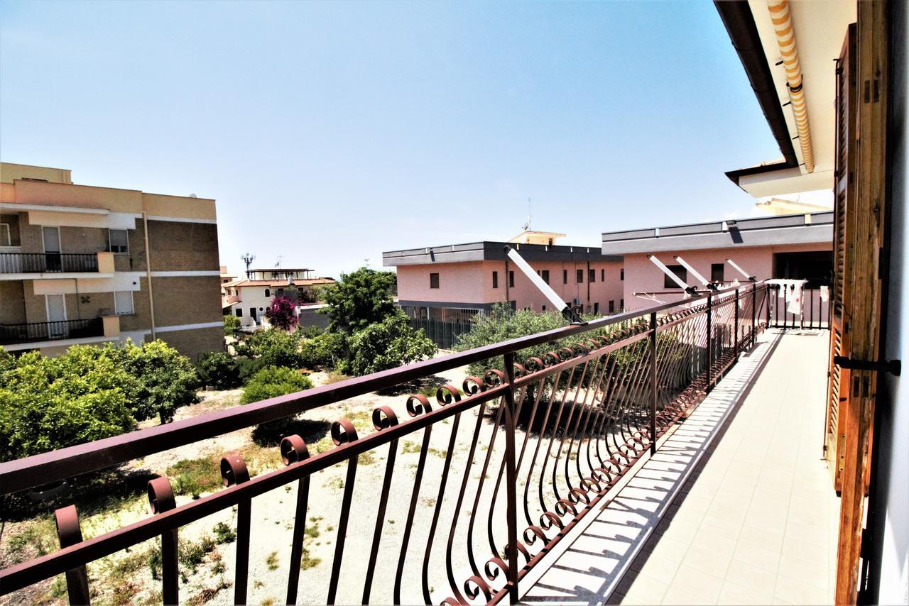 Holidaycasa Leone - Con Posto Auto A 200Mt Dal Mare สแปร์ลองกา ภายนอก รูปภาพ
