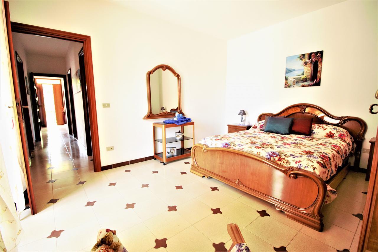 Holidaycasa Leone - Con Posto Auto A 200Mt Dal Mare สแปร์ลองกา ภายนอก รูปภาพ